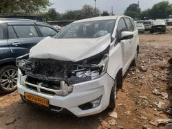 TOYOTA INNOVA CRYSTA (GX, MT)